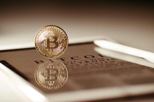 Difference between Bitcoin reference rate and final exchange quote